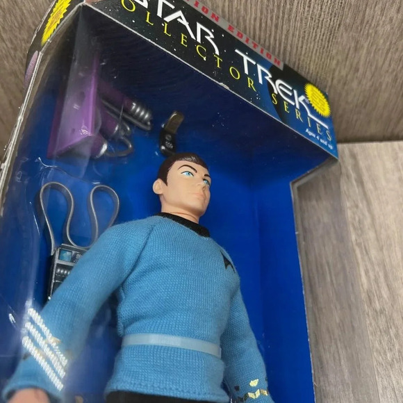 Star Trek Collector Series Dr. Leonard McCoy Federation Edition-Playmates Toys - Picture 3 of 8